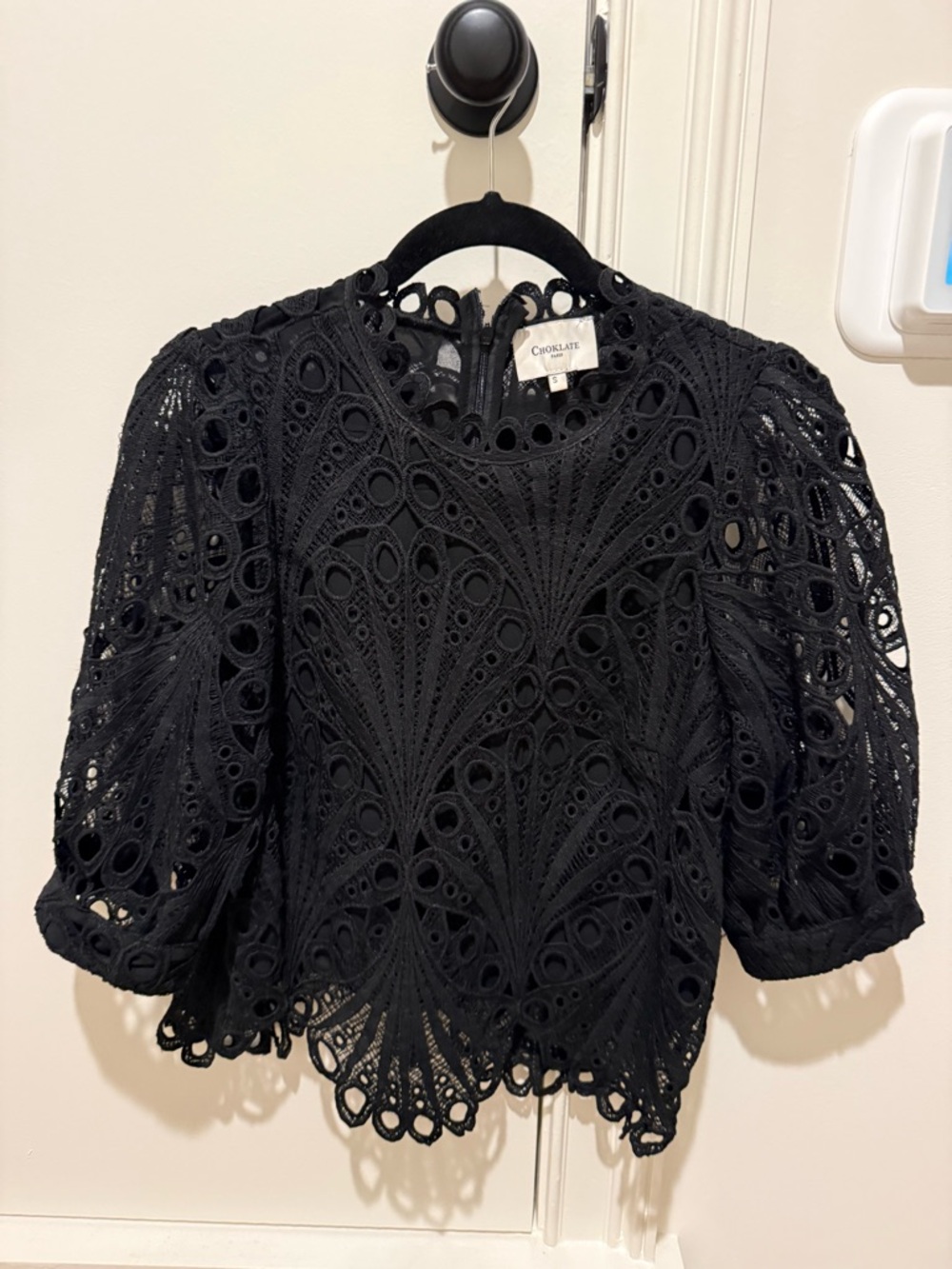 Choklate Paris Black Lace Eyelet Puff-Sleeve Top Size Small